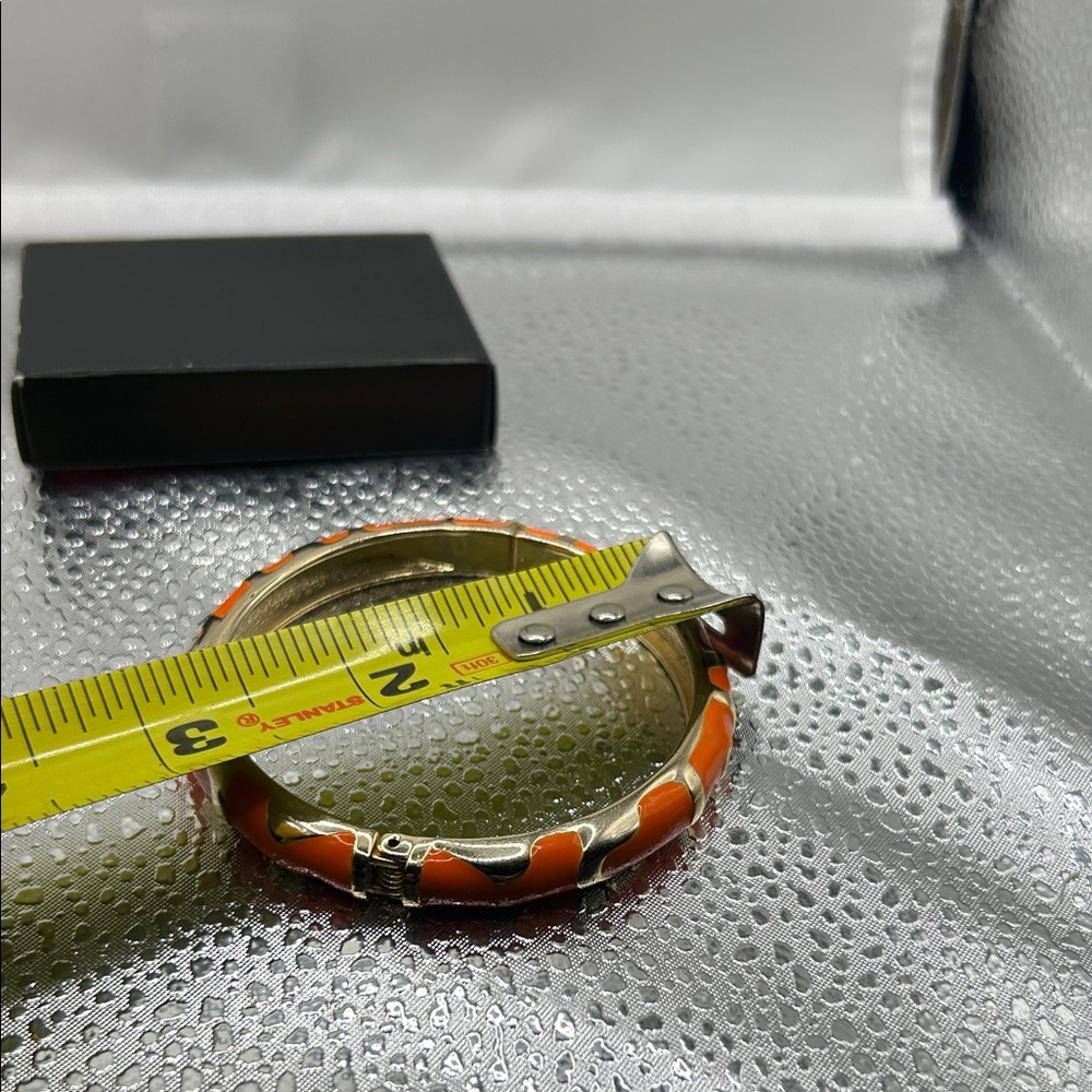 Hinged bracelet gold tone orange enamel light weight casual dressy festival - Picture 4 of 5